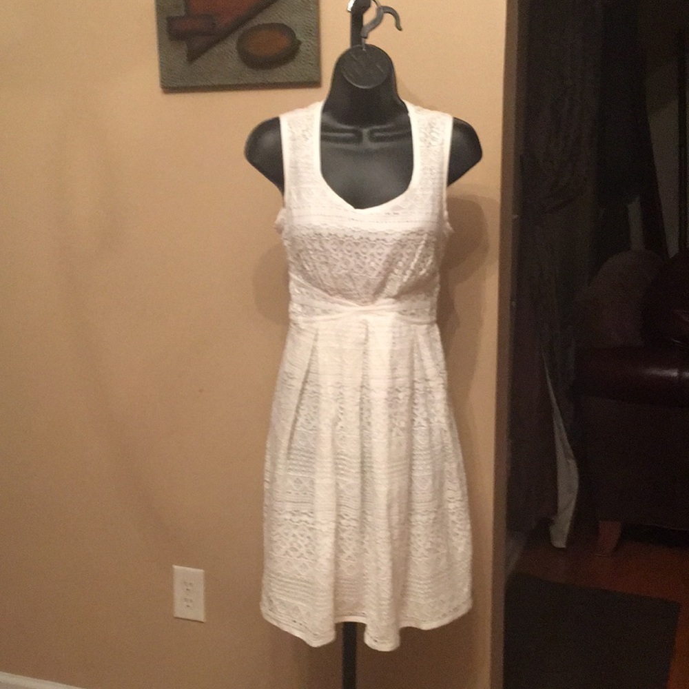 BEAUTIFUL NWT MAX STUDIO WHITE DRESS